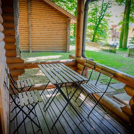 Les Du Centre Chalet *