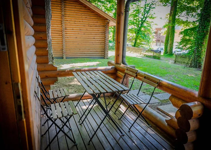 Les Du Centre 木屋 *