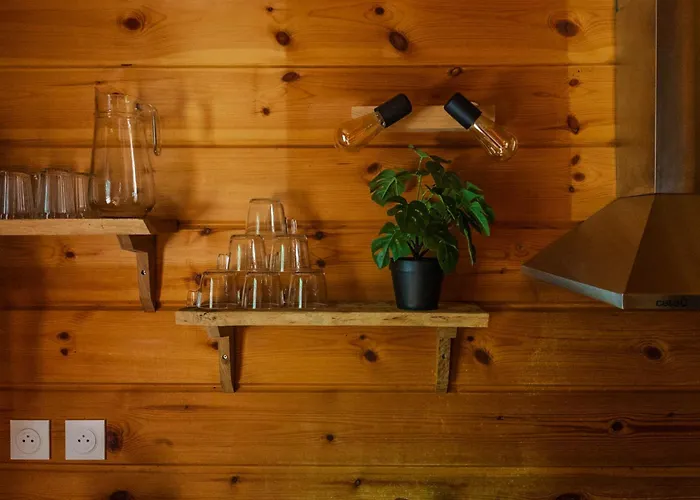 Les Du Centre 木屋 岩尼维利