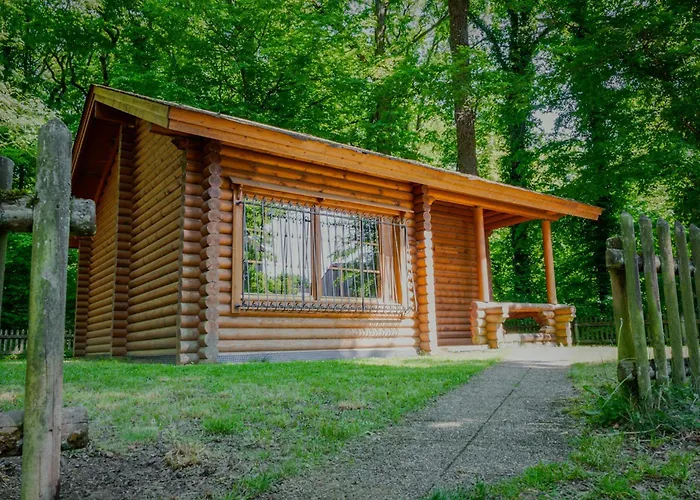 Les Du Centre 木屋 岩尼维利